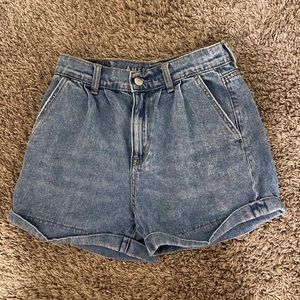 SUMMER CLOSET CLEANOUT: american eagle mom jean shorts